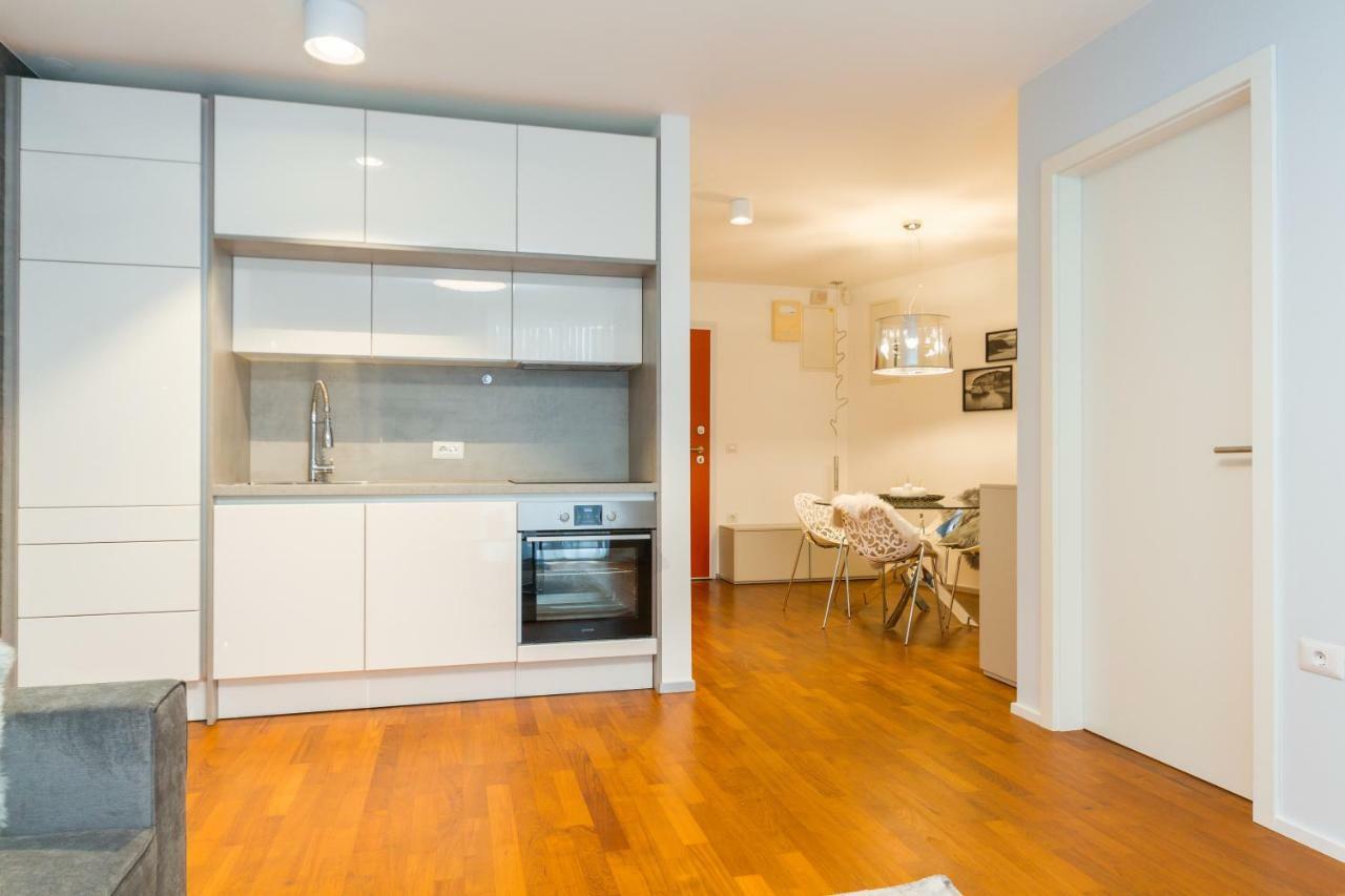 Apartments Lux By Locap Group Portoroz Bagian luar foto