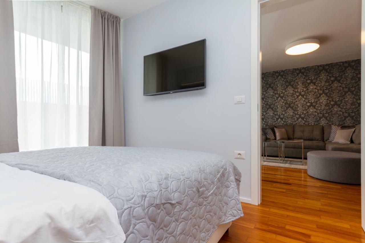 Apartments Lux By Locap Group Portoroz Bagian luar foto